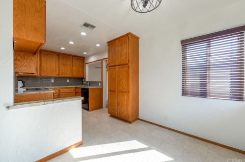 5938 Sunfield Ave, Lakewood CA  90712-1823 exterior