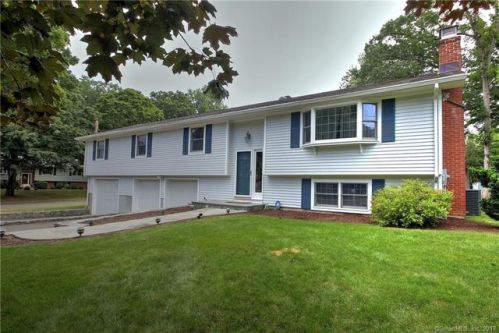 30 Pomona Rd, Bridgeport, CT 06611-1238