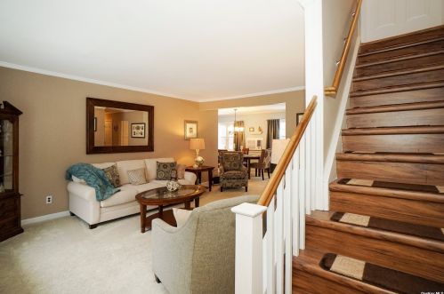 22 Ellen Pl, San Remo NY  11754-3606 exterior