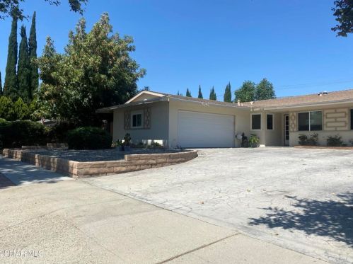 1256 Sycamore Dr, Simi Valley, CA 93065-4748