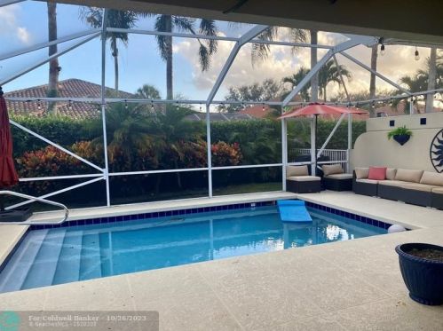 7866 Fork Dr, West Palm Beach FL  33411-5775 exterior