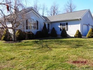439 Briarwood Ln, Middletown, CT 06457-7926
