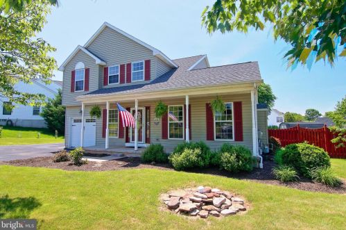 45 Pebble Beach Ln, Pottstown, PA 19464-7200