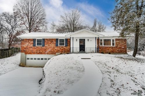 577 Blossomhill Ln, Cincinnati, OH 45224-1407