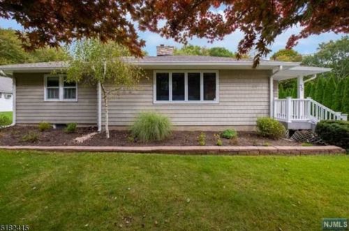 30 Ridge Rd, West Milford Lakes NJ  07480-2908 exterior