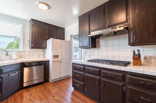 553 Plaza Serena, Ontario CA  91764-2822 exterior