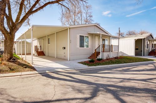 236 Crusader Dr, Salt Lake City, UT 84107-2707