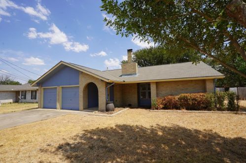 404 Northwood Dr, Georgetown TX  78628-3328 exterior