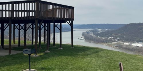 2926 Vista Ct, Covington KY  41017-3687 exterior