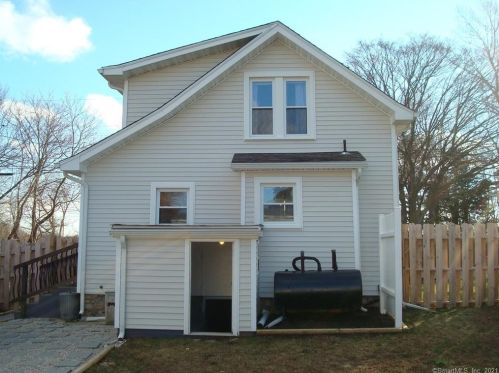 13 Riverview Ave, Groton CT 06340-3513 exterior