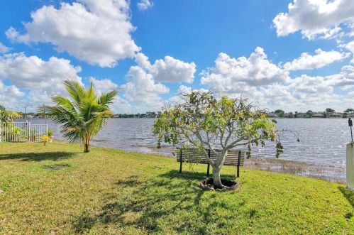 18806 24th Ct, Hollywood FL  33029-5354 exterior