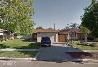 4425 Holland Ave, Fresno CA  93726-2628 exterior