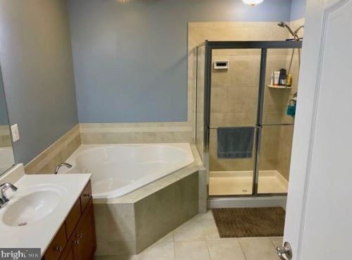 15352 Kensington Park Dr, Woodbridge VA  22191-6571 exterior