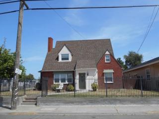 1405 Grand Ave, Sacramento, CA 95838-3623