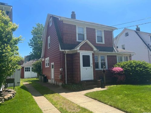 2171 Howard Pl, North Bellmore, NY 11710-3350