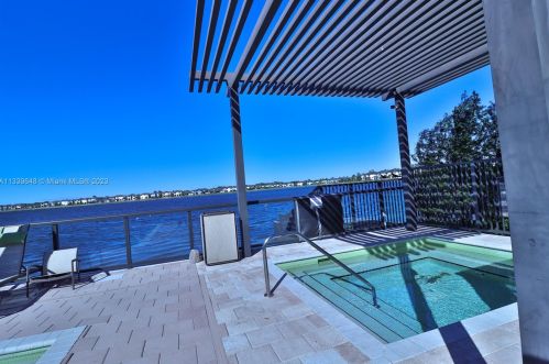 15832 91st Ct, Hialeah FL  33018-1951 exterior