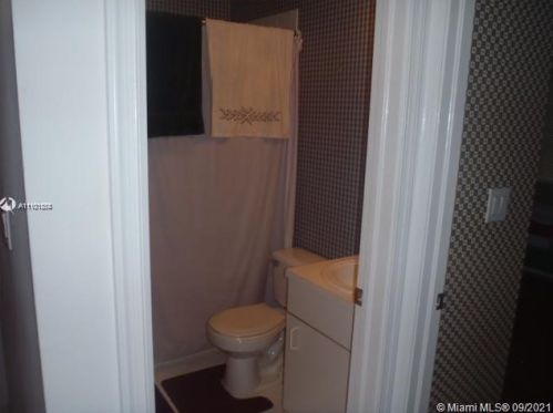 2124 171st Ter, Hollywood FL  33028-2054 exterior
