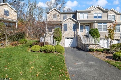 311 Summerhill Dr, Greystone Park, NJ 07950-1180