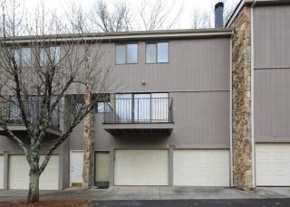 2006 Cherokee Bluff Dr, Knoxville, TN 37920-2255