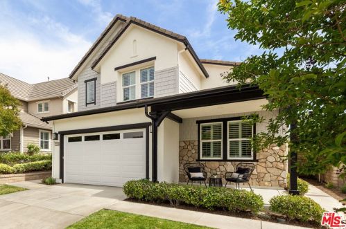 22588 Lamplight Pl, Santa Clarita, CA 91350-5729