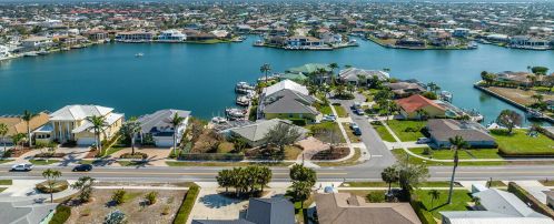145 Landmark St, Marco Island, FL 34145-4422