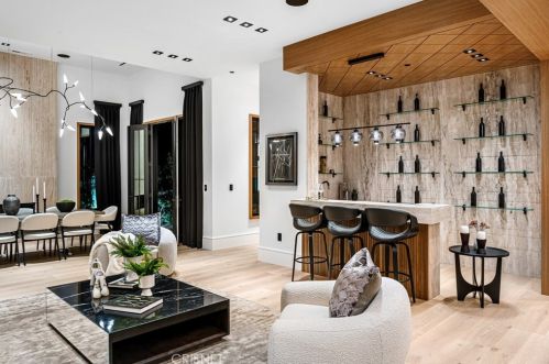 4508 Haskell Ave, Van Nuys CA  91436-3148 exterior