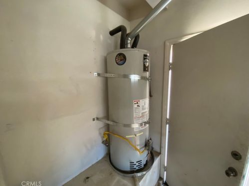 1323 Burdock St, Beaumont CA  92223-8301 exterior