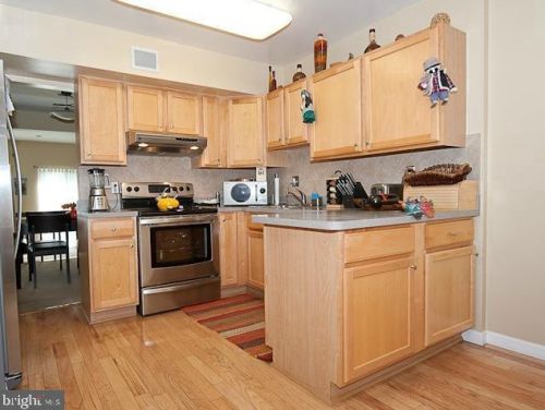 7928 Spring Forest Ct, Springfield VA  22152-3623 exterior