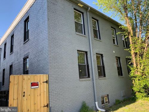 58 Galveston Pl, Washington DC  20032-2049 exterior