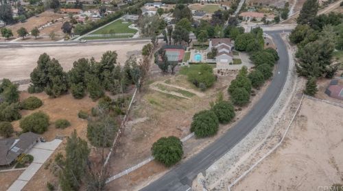 28565 Vallejo Ave, Temecula CA  92592-2316 exterior