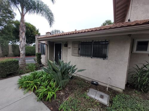 13851 La Jolla Plz, Garden Grove, CA 92844-2972