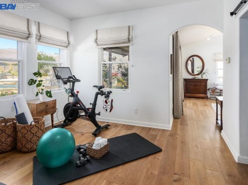 1080 Victorine Rd, Livermore CA  94551-6635 exterior