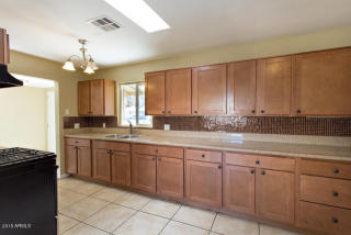 6030 Stella Ln, Glendale, AZ 85301-4432