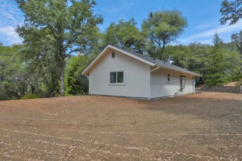 1142 Graceland Pl, Pilot Hill, CA 95664-9668