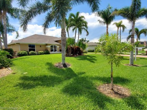 5325 16th Pl, Cape Coral, FL 33914-6804