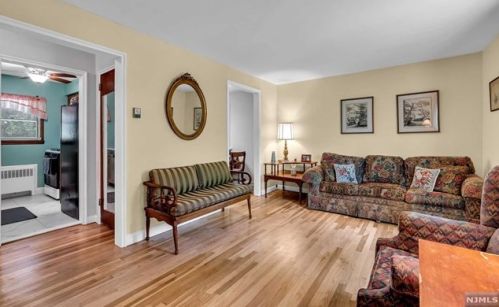 407 Berkshire Rd, Ridgewood NJ 07450-5533 exterior