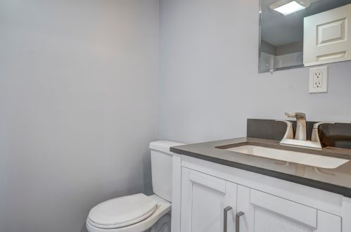 99 Lk Shr Dr, Northwood NH  03261-3707 exterior