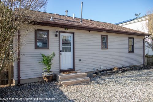 401 Sea Bright Rd, Lacey NJ  08731-4950 exterior