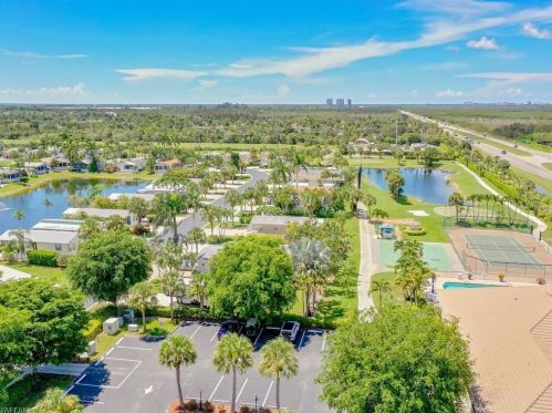 1041 Silver Lakes Blvd, Naples FL  34114-9334 exterior