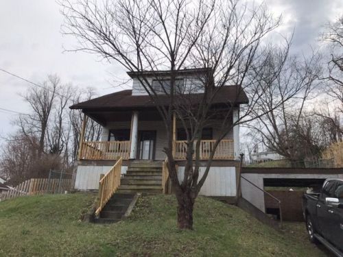 827 Zimmer Ln, Greenock, PA 15047-1105