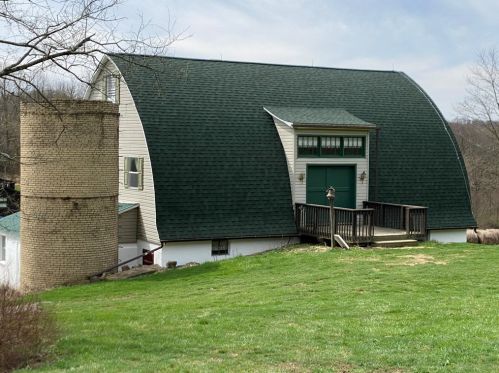 135 Renn Ln, Beaver Falls, PA 15010-9747