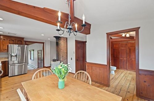 1305 Main St, Wapping CT  06074-2454 exterior