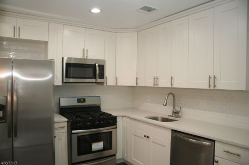 4 Station Rd, Parsippany NJ  07834-2435 exterior