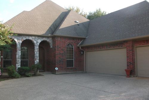 856 Merion Dr, Burleson TX  76028-3282 exterior