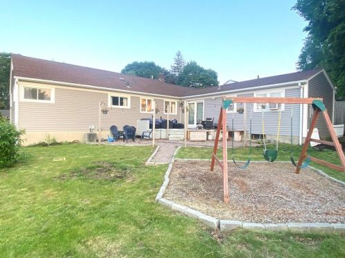 14 Salem Dr, Providence RI  02904-5217 exterior