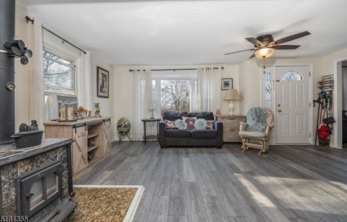 5 Village Sq, High Bridge, NJ 08829-1610
