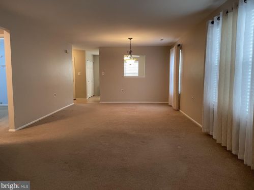 77 Lakebridge Dr, West Deptford NJ  08096-6720 exterior