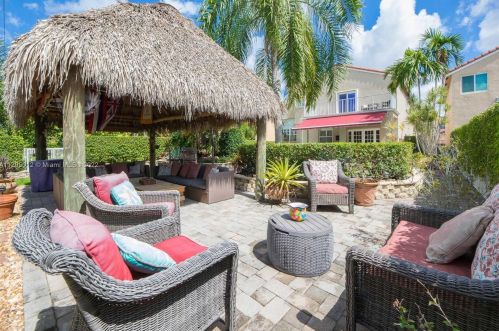 15612 16 Ct, Hollywood FL 33027-2347 exterior