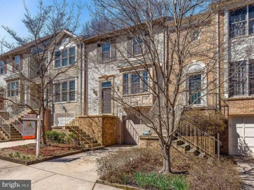 7222 Olde Lantern Way, Springfield VA  22152-3568 exterior