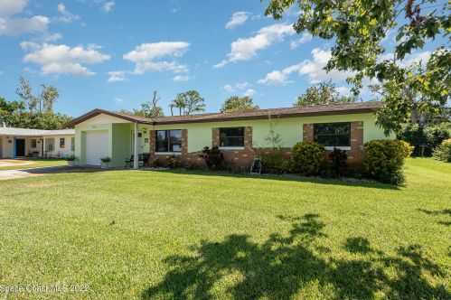 1215 Pollyanna Dr, Titusville, FL 32796-1948